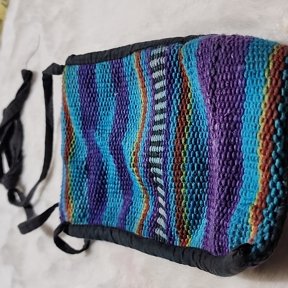VINTAGE  LOST HORIZONS  CROSSBODY  HAND BAG. - Picture 7 of 7